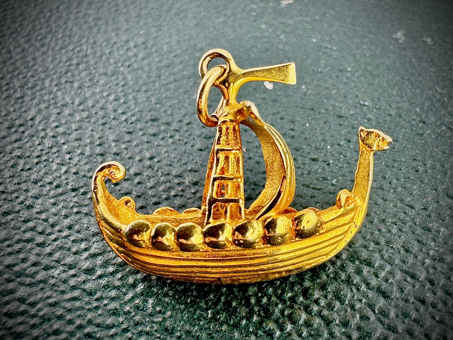 Gold Pendants, Pins & Charms