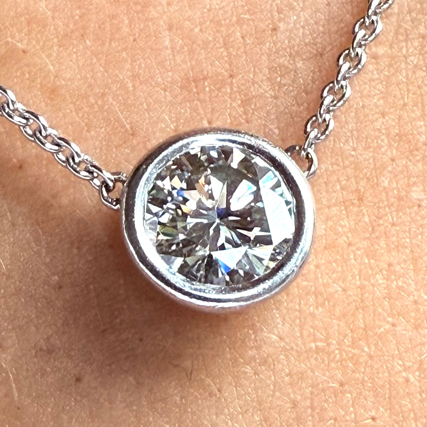 1.3ct VS1 Diamond Pendant 18ct white gold