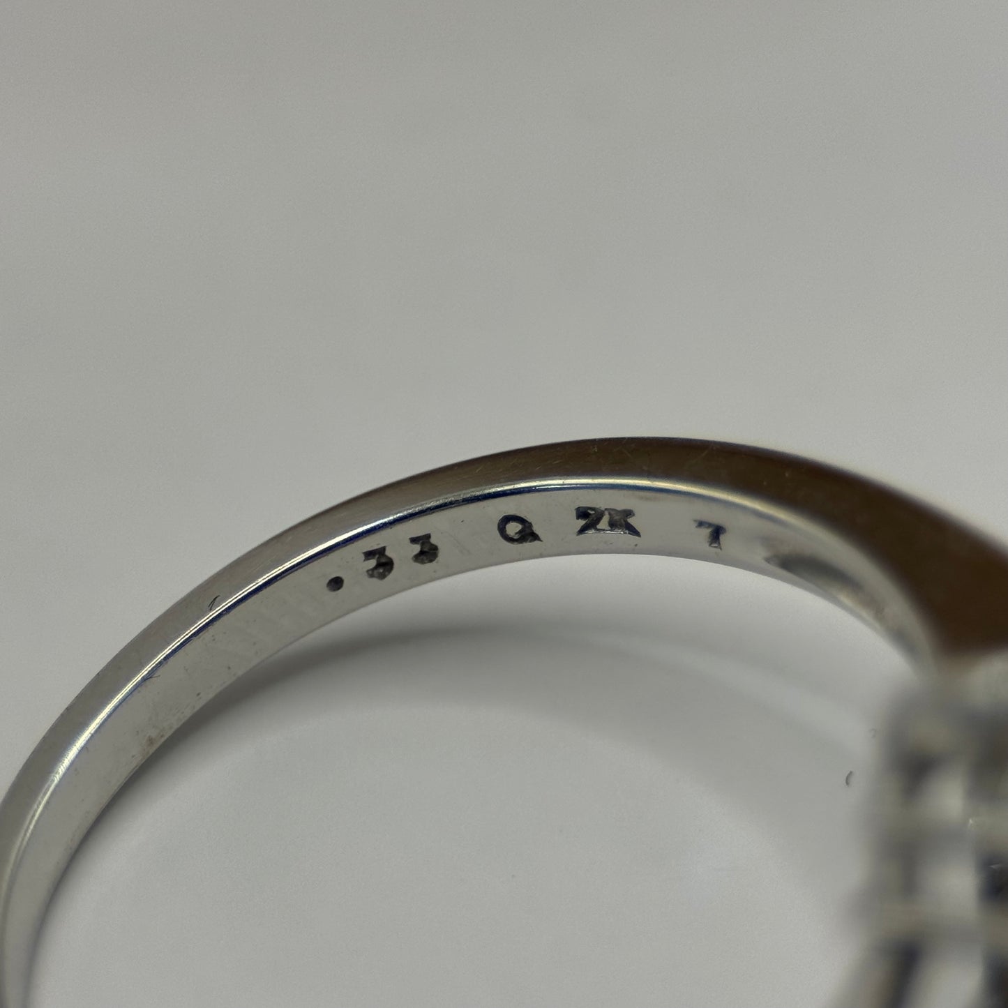 Vintage 9ct White Gold Sapphire and Diamond ring