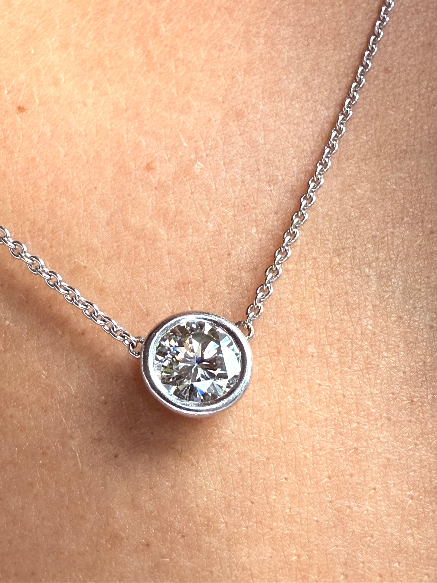 1.3ct VS1 Diamond Pendant 18ct white gold