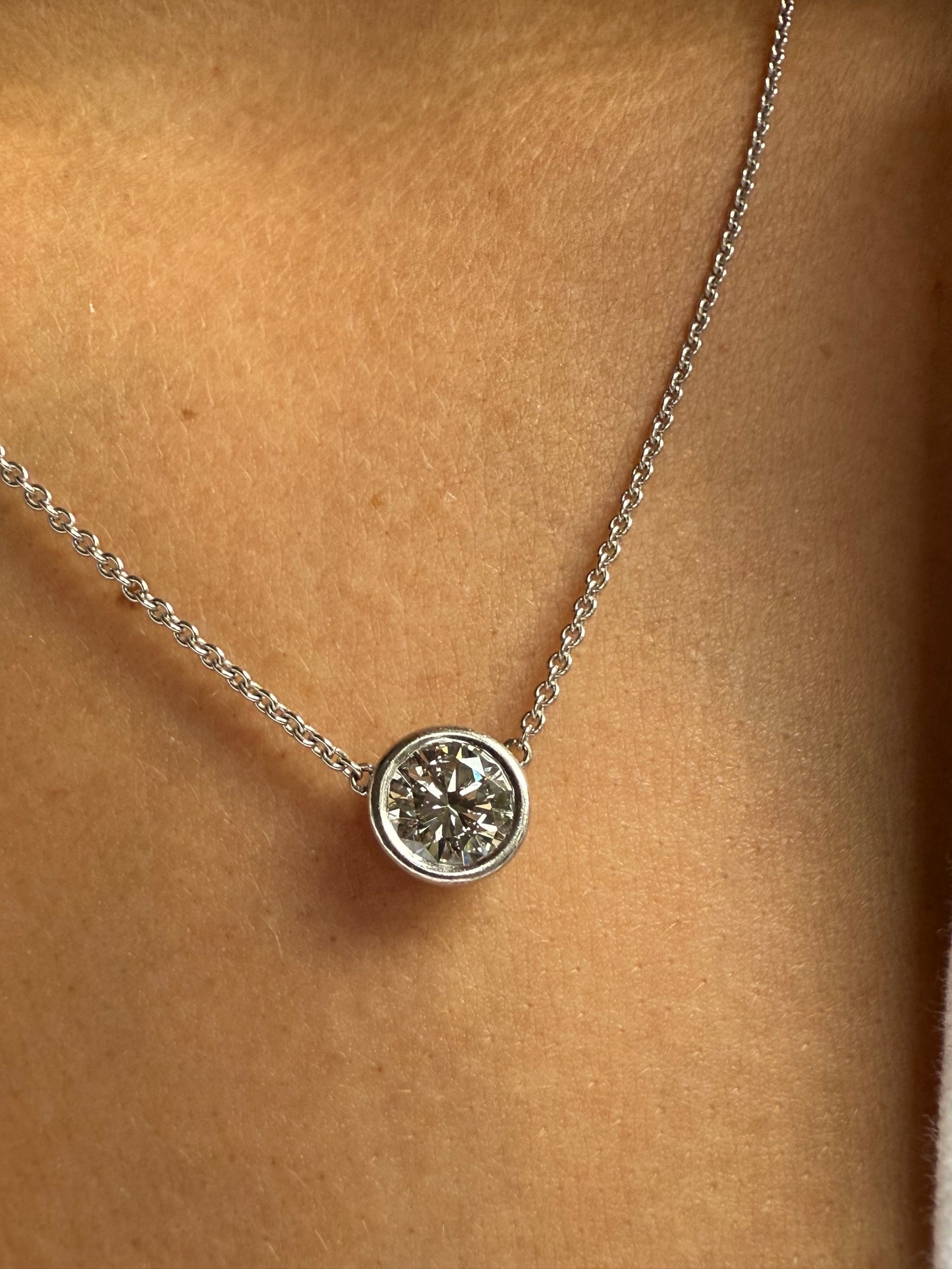 1.3ct VS1 Diamond Pendant 18ct white gold