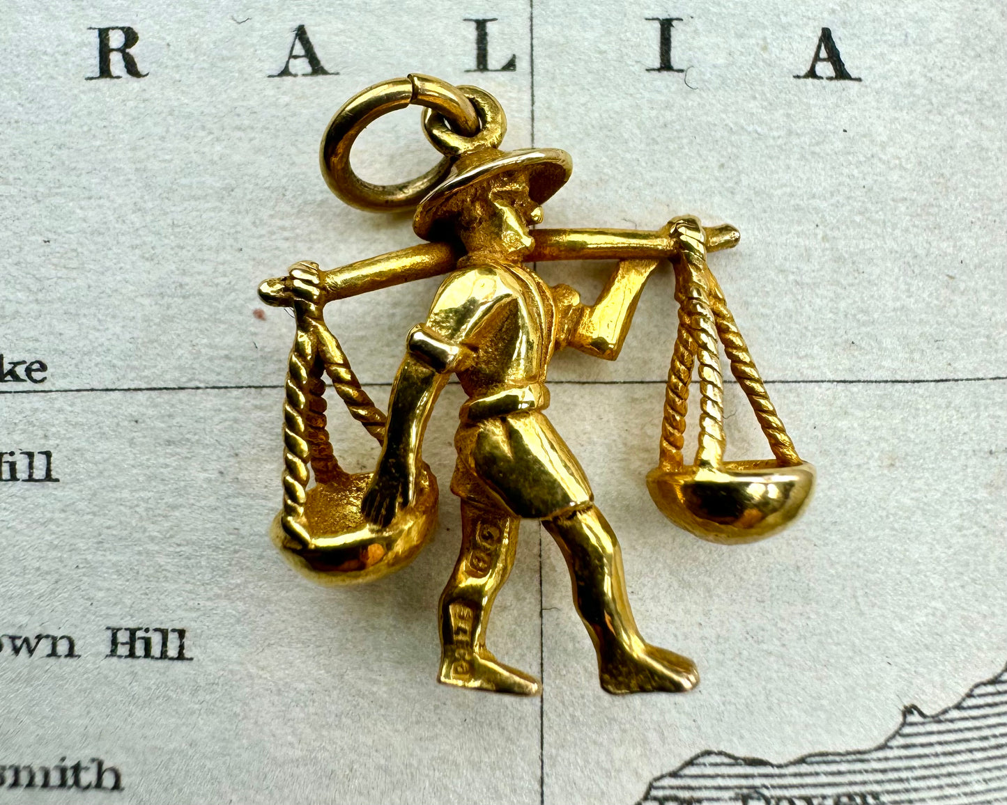 Gold Pendants, Pins & Charms