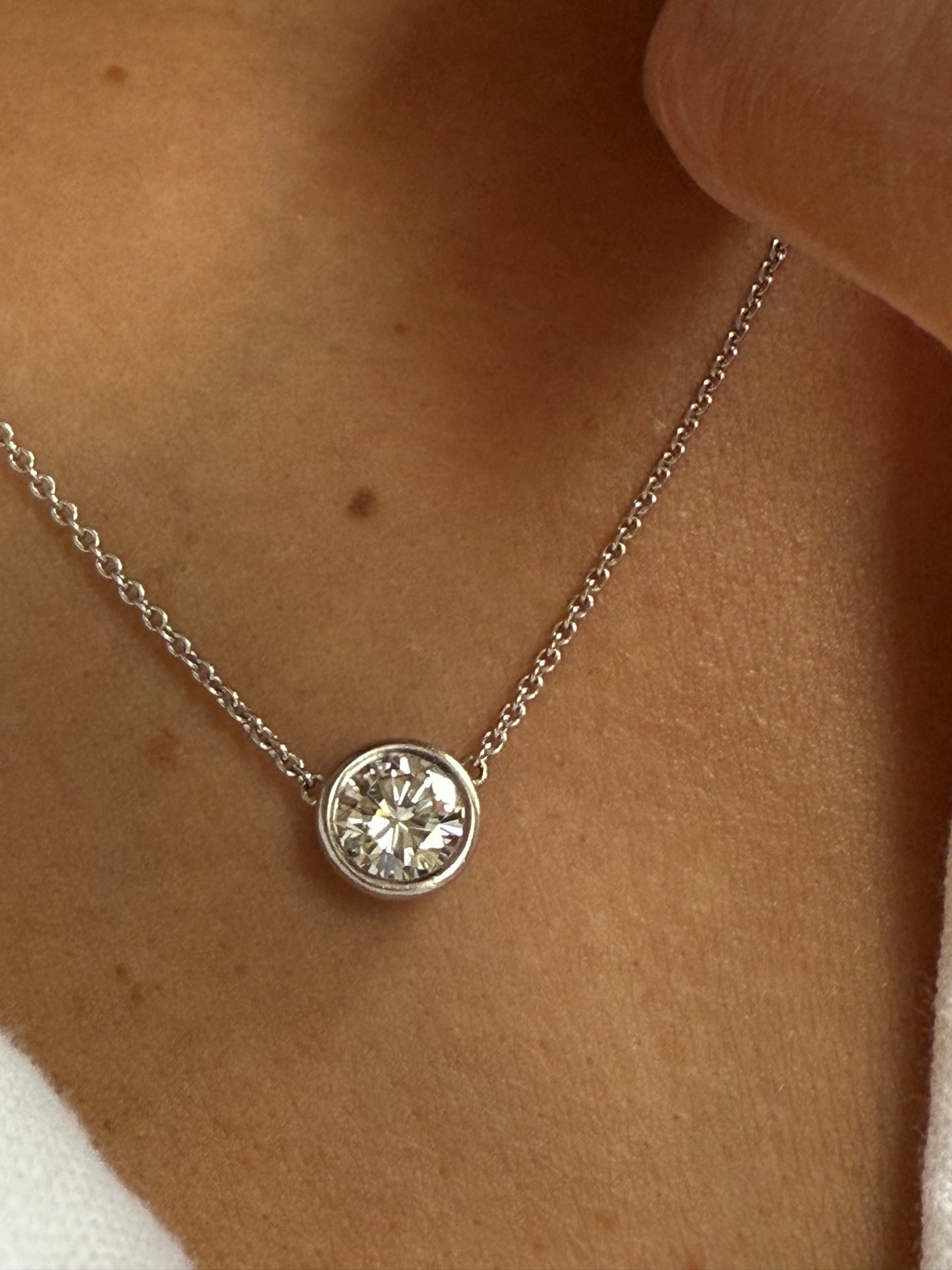 1.3ct VS1 Diamond Pendant 18ct white gold