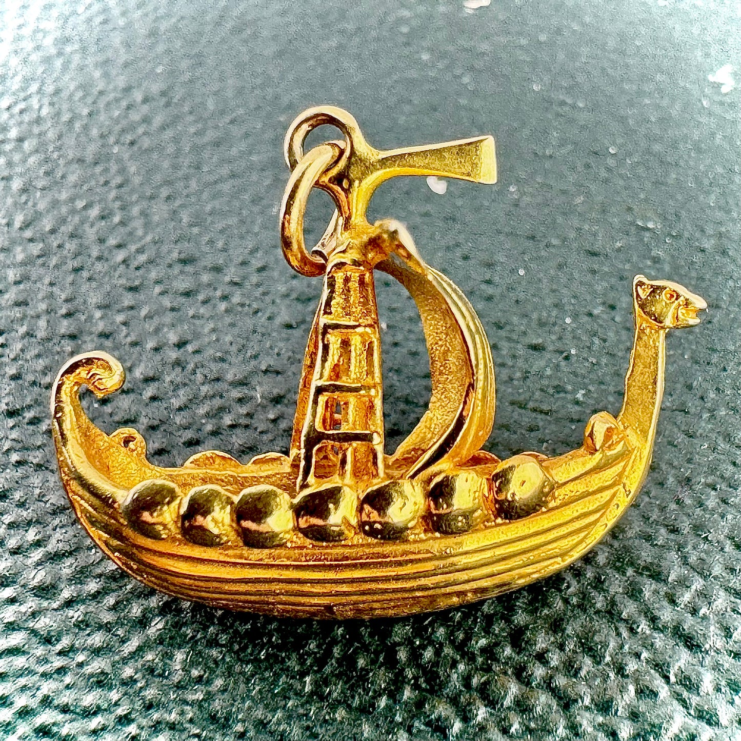 Gold Pendants, Pins & Charms
