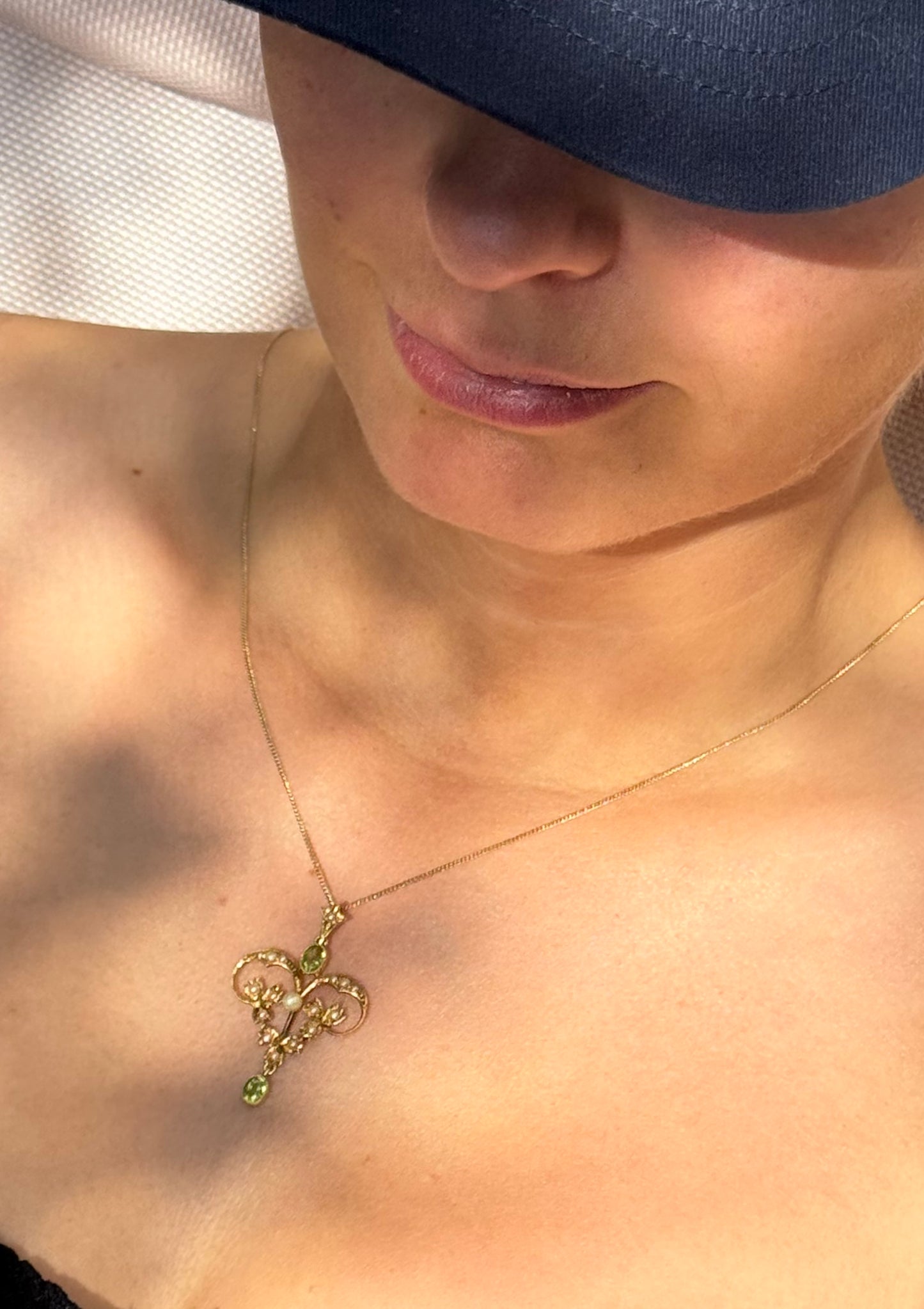 15ct Gold Peridot & Seed Pearl Pendant