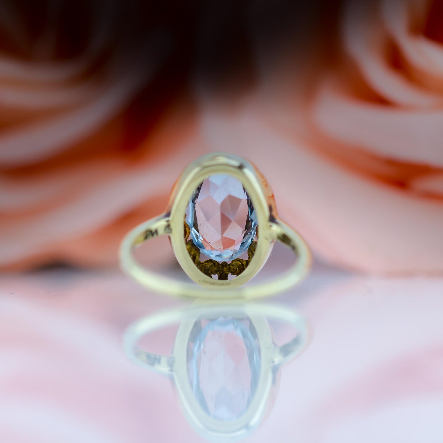 14ct Yellow Gold & Blue Spinel Gemstone 3ct