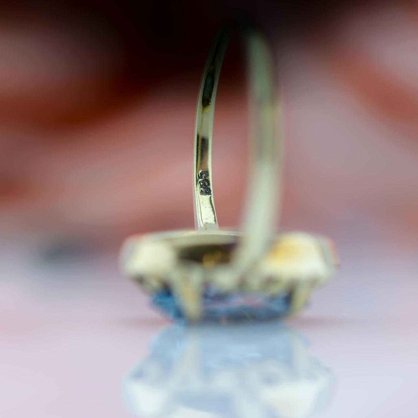 14ct Yellow Gold & Blue Spinel Gemstone 3ct