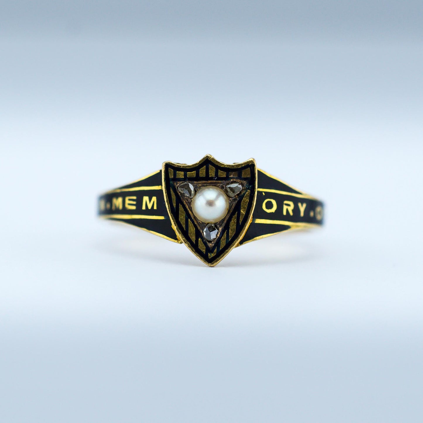 18ct Yellow Gold Diamond & Pearl Memory Mourning Ring from Year 1865
