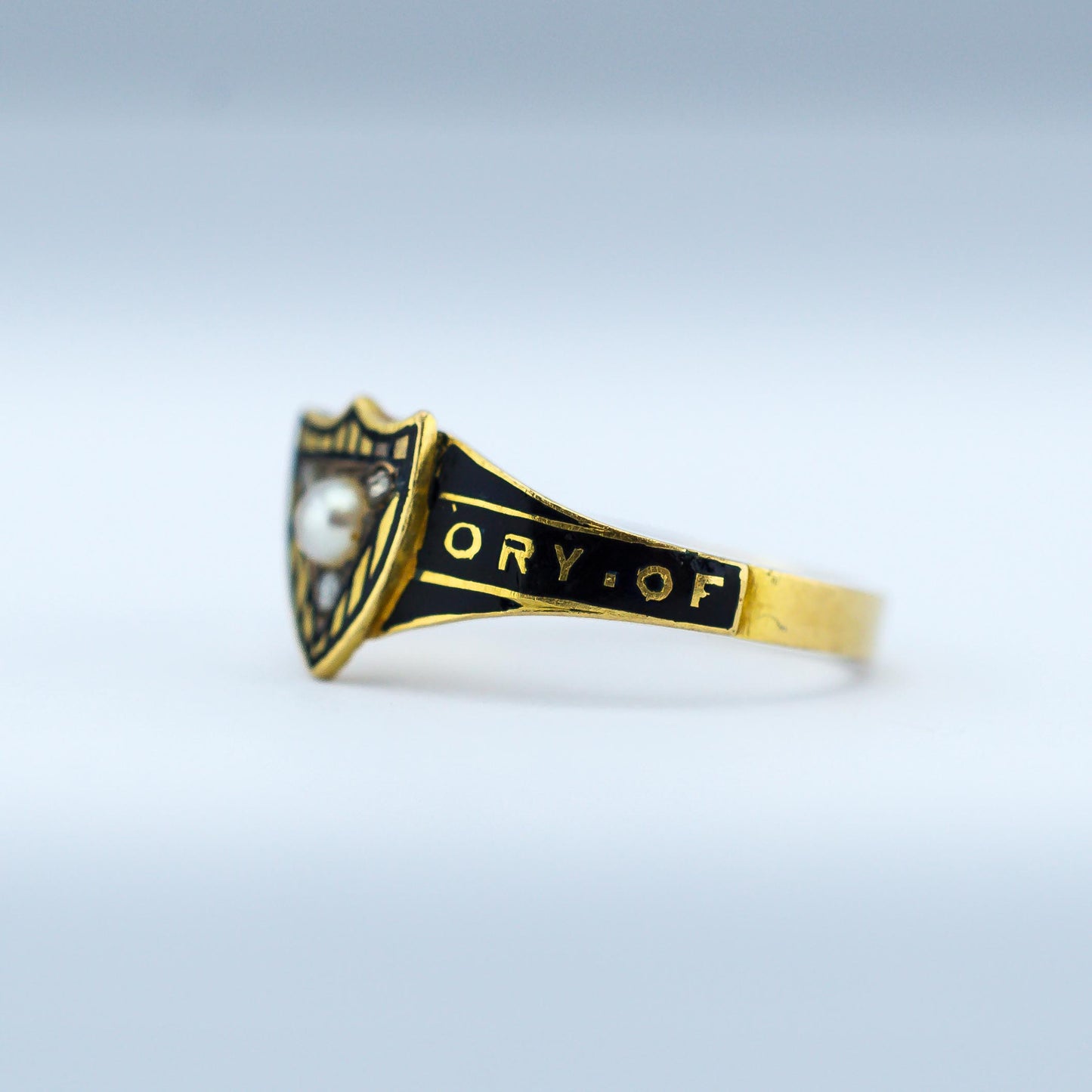 18ct Yellow Gold Diamond & Pearl Memory Mourning Ring from Year 1865