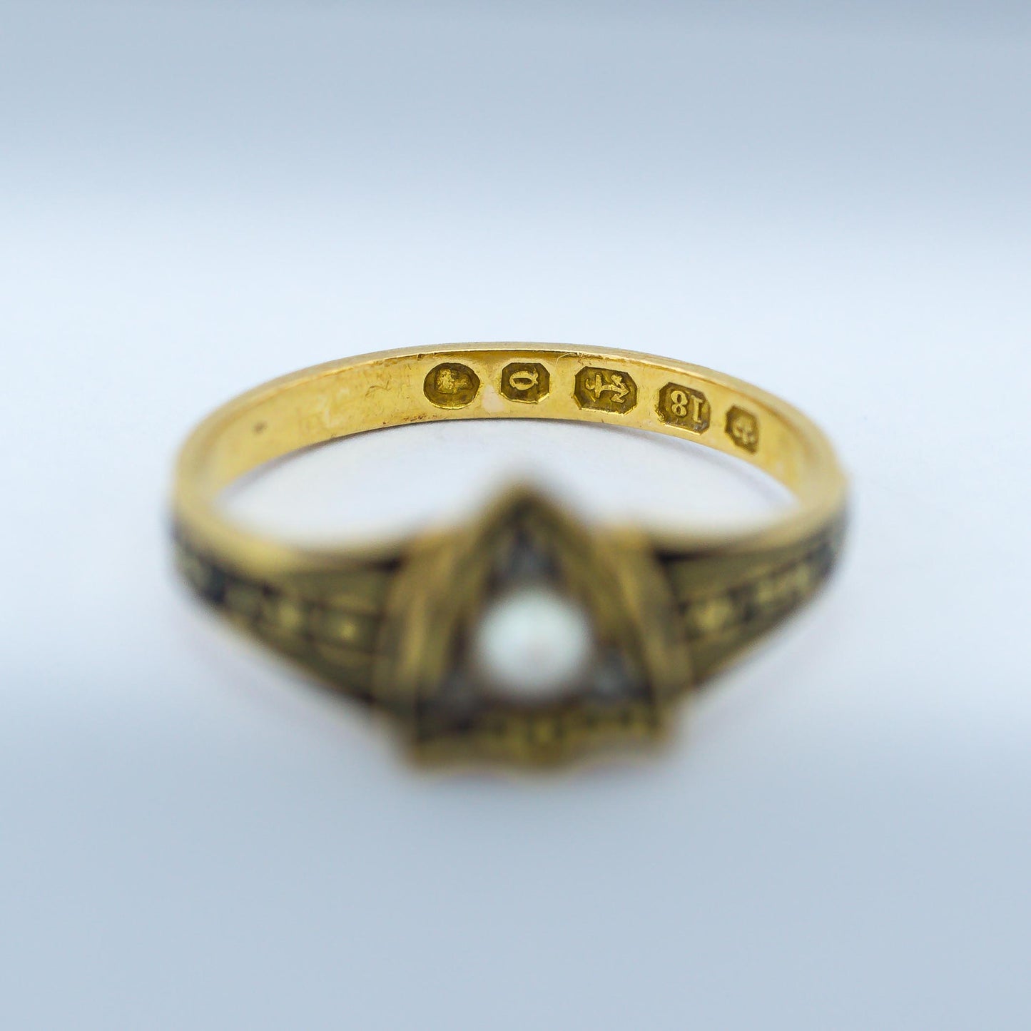 18ct Yellow Gold Diamond & Pearl Memory Mourning Ring from Year 1865