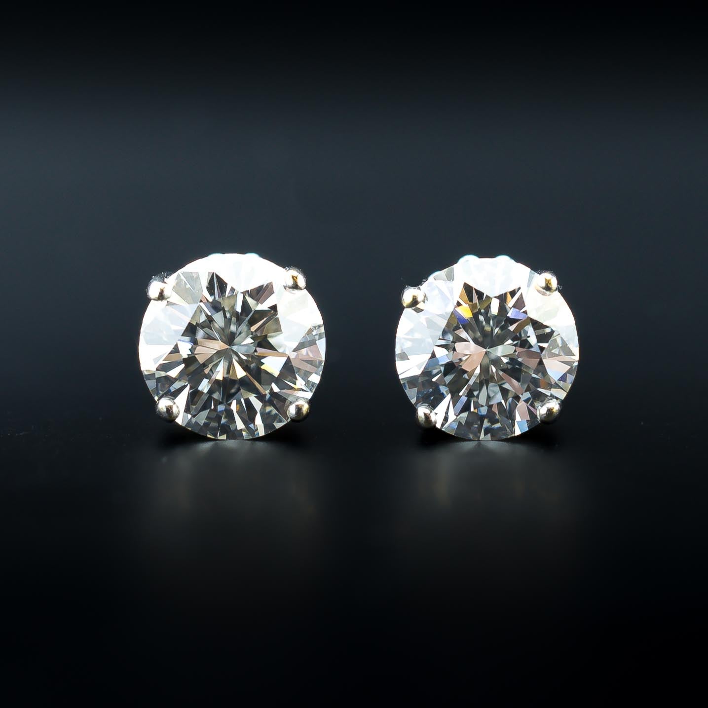 Diamond Stud Earrings - VVS-VS / I-J - 2.25 TCW - 2.3 Grams