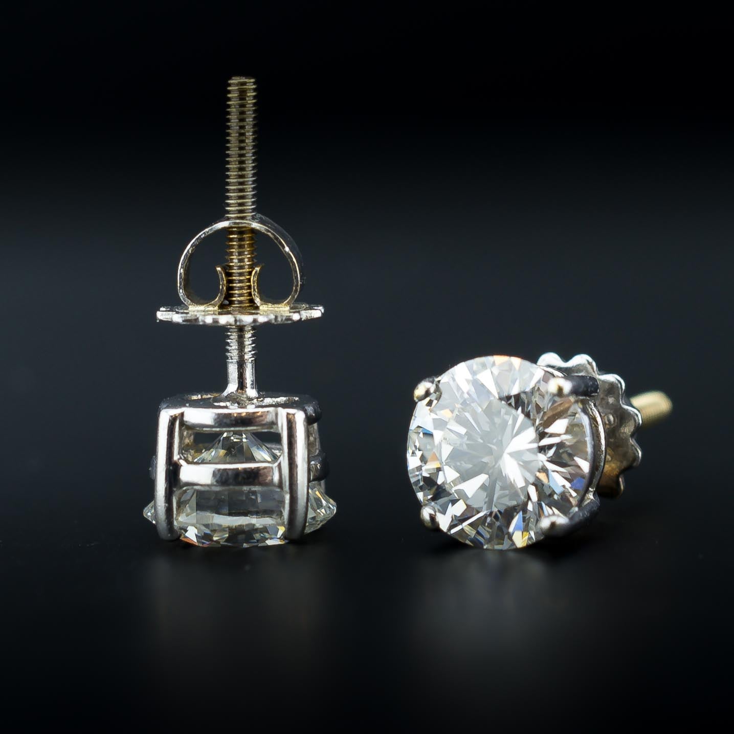 Diamond Stud Earrings - VVS-VS / I-J - 2.25 TCW - 2.3 Grams