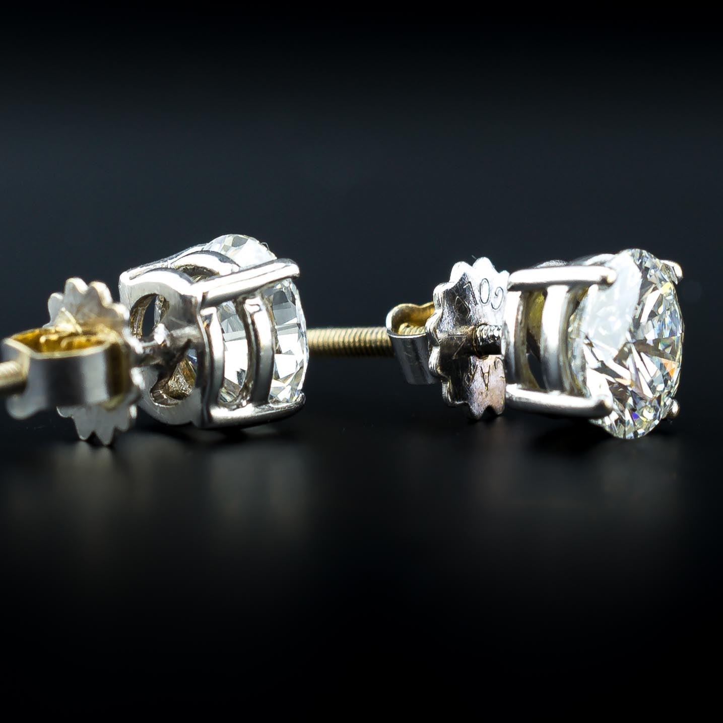 Diamond Stud Earrings - VVS-VS / I-J - 2.25 TCW - 2.3 Grams
