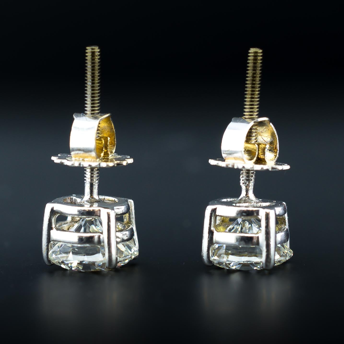 Diamond Stud Earrings - VVS-VS / I-J - 2.25 TCW - 2.3 Grams
