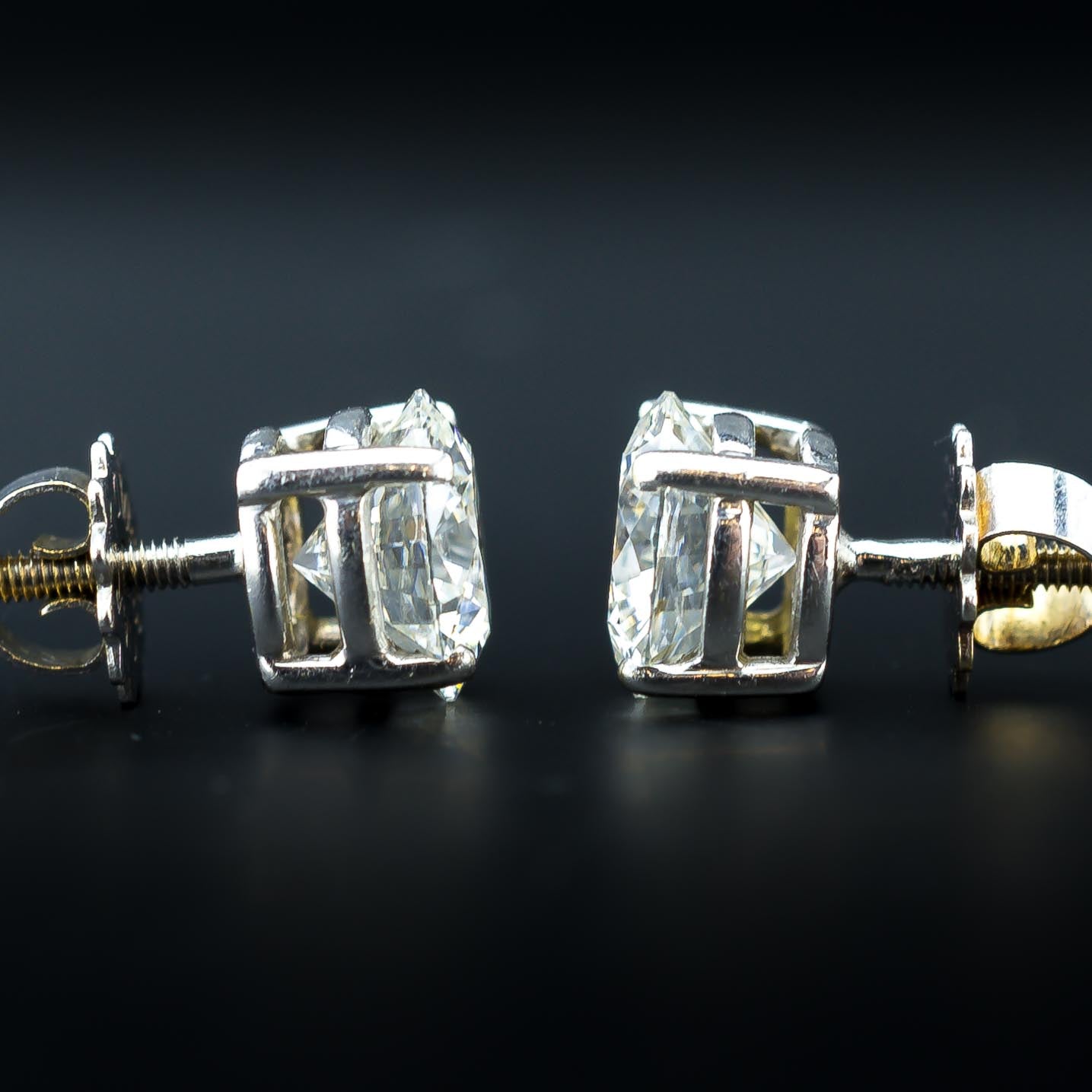 Diamond Stud Earrings - VVS-VS / I-J - 2.25 TCW - 2.3 Grams