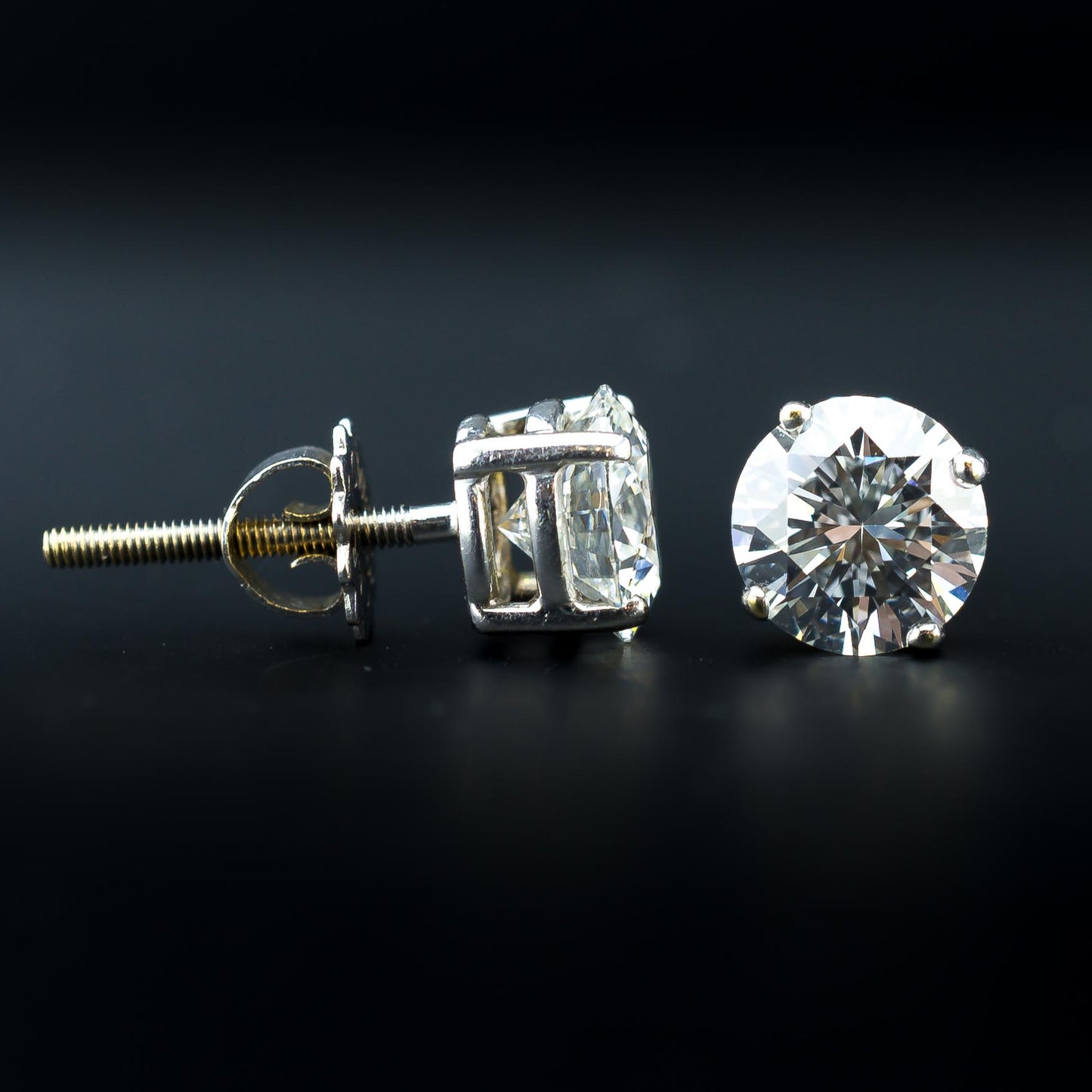 Diamond Stud Earrings - VVS-VS / I-J - 2.25 TCW - 2.3 Grams