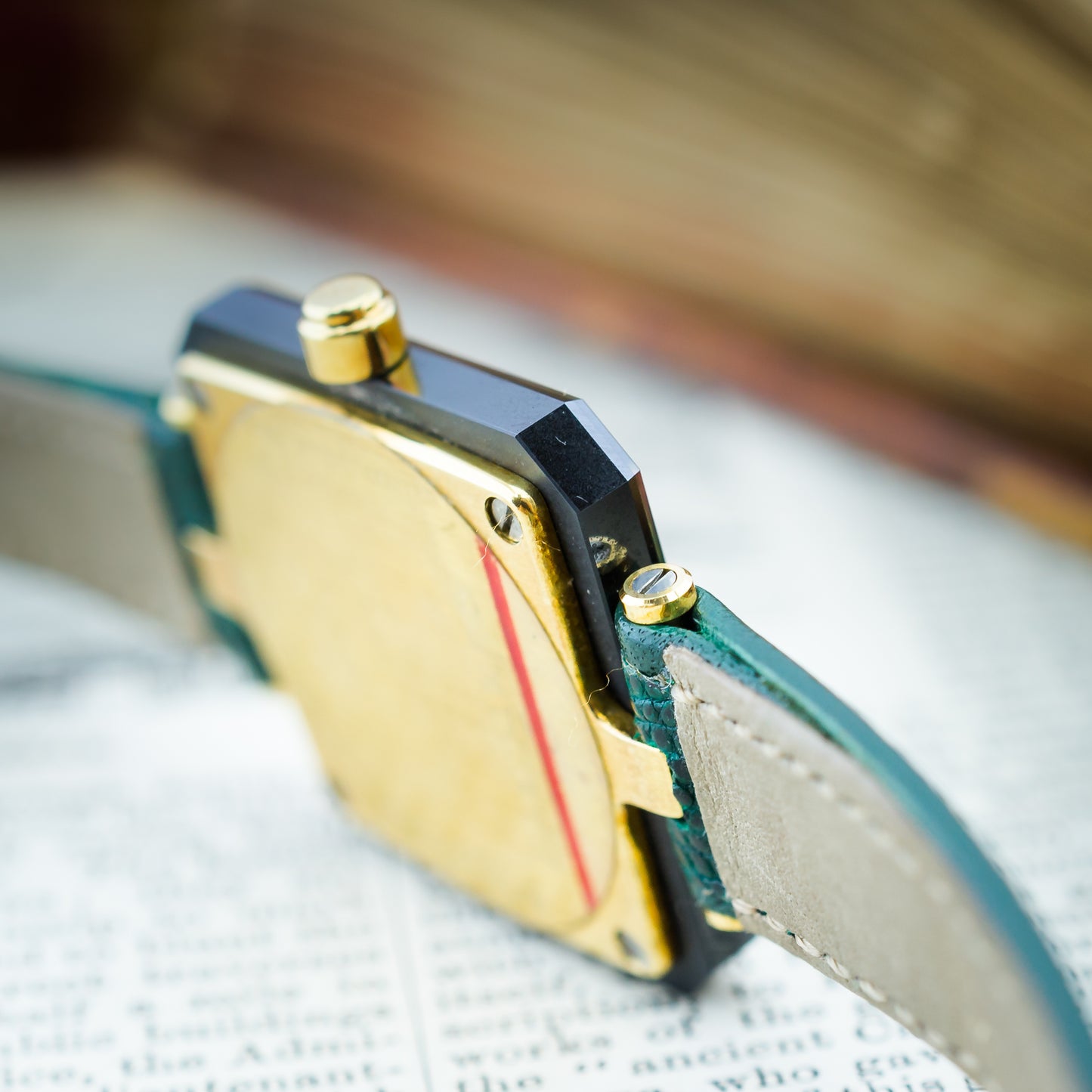 Century 18ct Yellow Gold & Sapphire Watch