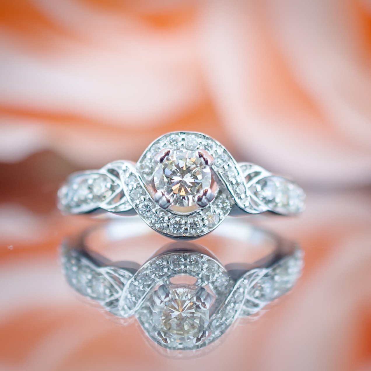 14ct White Gold Solitaire Diamond Cluster Ring 0.75TCW