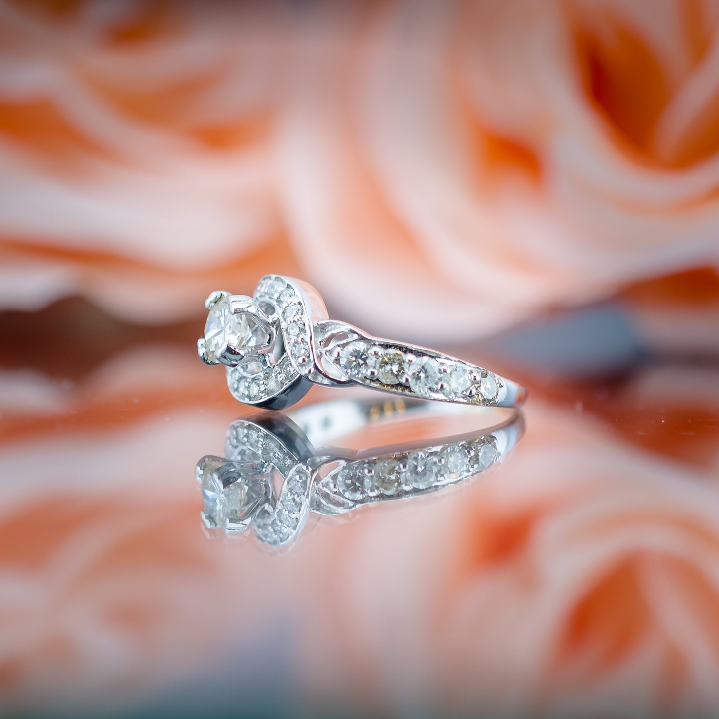 14ct White Gold Solitaire Diamond Cluster Ring 0.75TCW
