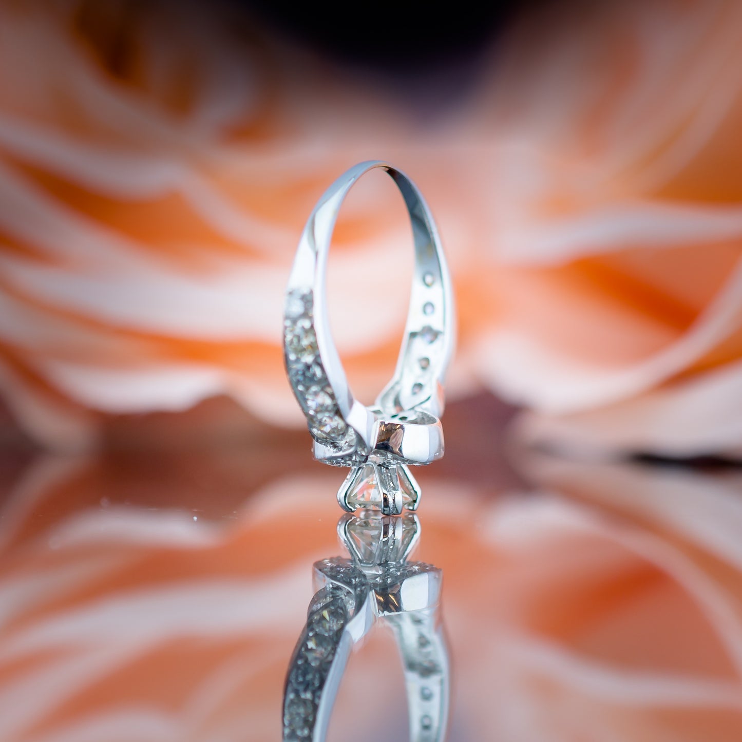 14ct White Gold Solitaire Diamond Cluster Ring 0.75TCW