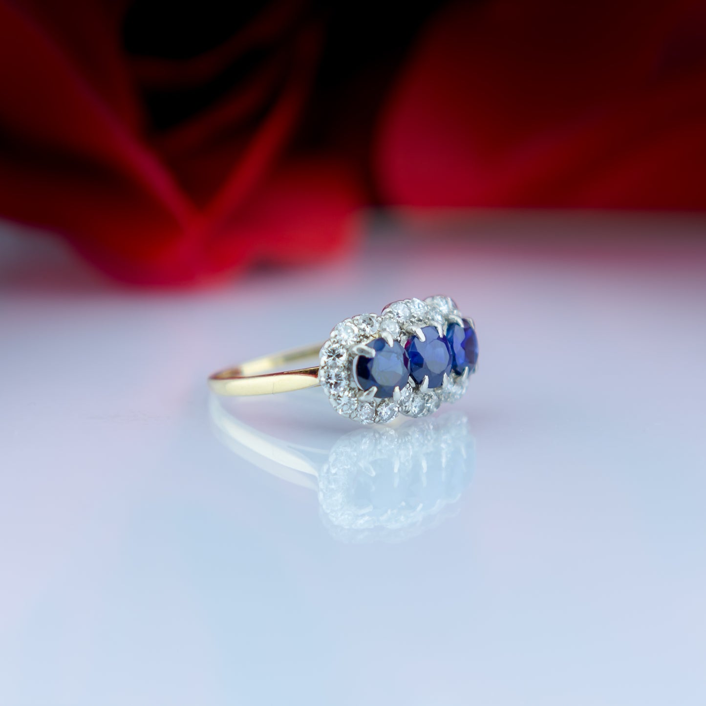 18ct Yellow Gold Sapphire & Diamond Ring