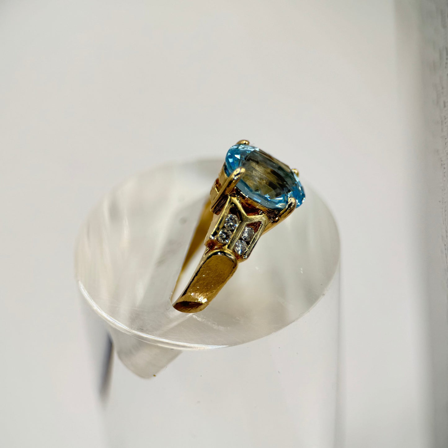 14ct Gold Topaz and Diamond ring