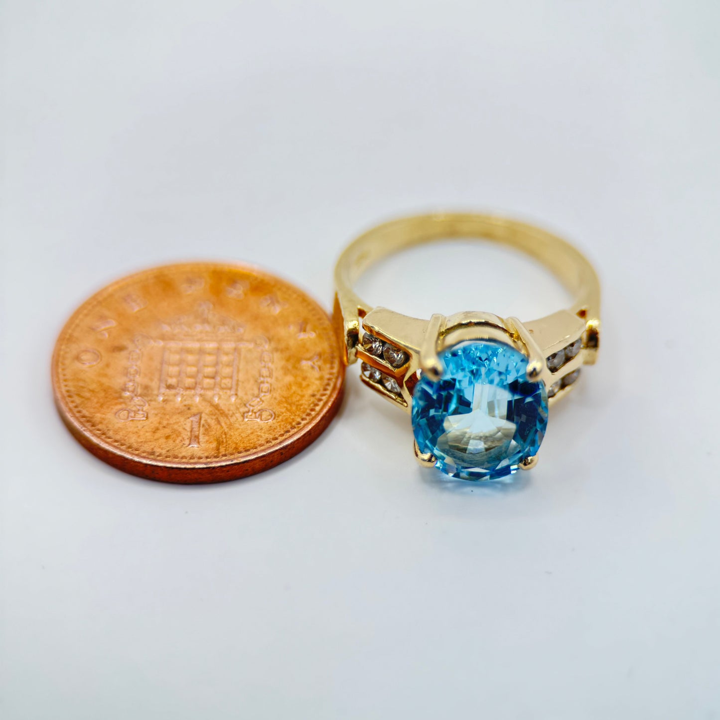 14ct Gold Topaz and Diamond ring