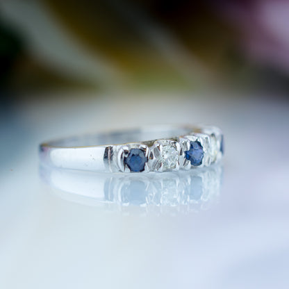 18ct White Gold Diamond & Sapphire Ring