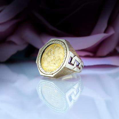 9ct Gold & 22ct Queen Elizabeth Half Sovereign Ring