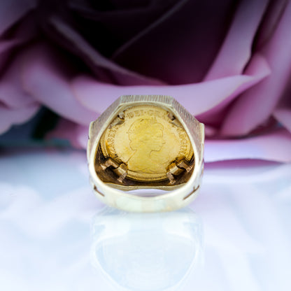 9ct Gold & 22ct Queen Elizabeth Half Sovereign Ring