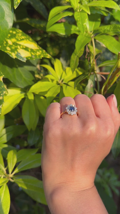 18ct Vintage Sapphire & Diamond Ring